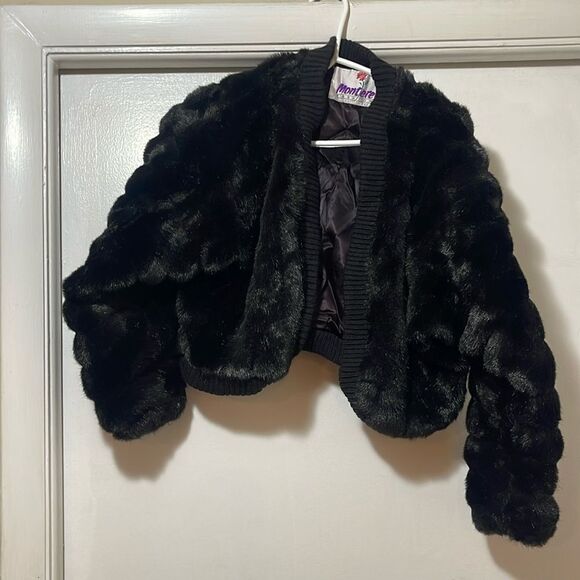 Jackets & Blazers - Vintage  faux fur  jacket size small
